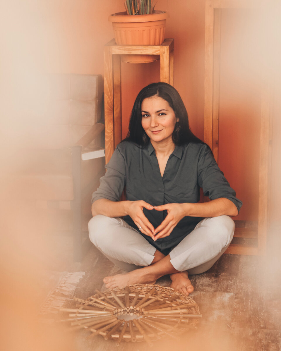 Обожаю свой город родной и проекты, что в нём запускаются! Фото сделано 2 года назад в John Studio (через эту фотостудию прошёл, кажется, каждый пятый житель Королёва, ибо камерно, стильно и не нужно ехать в Москву)