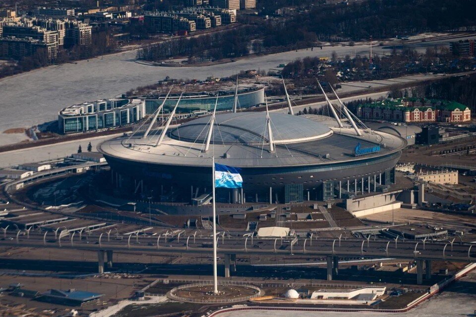     Болельщики "Зенита" из Петербурга оформили уже 18 тысяч паспортов болельщика. Юлия ПЫХАЛОВА