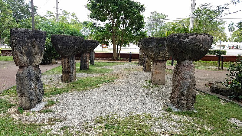 Структуры Латте, Гуам. Источник фото: https://commons.wikimedia.org/wiki/File:Latte_Stones_in_Latte_Stone_Park,_Guam.jpg
Creative Commons Attribution-Share Alike 4.0 International