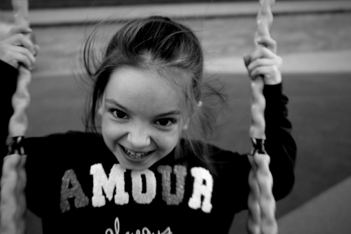 Качаемся на качелях и просто радуемся