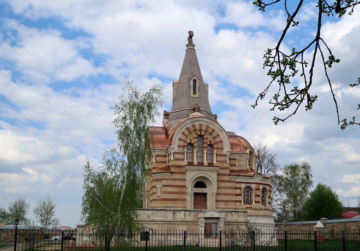 Храм всех святых в городе Серпухов