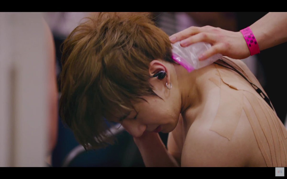 Смешные мемы с бтс. Что если моя дочь слушает bts. Мемы бтс с русскими надписями. Что делать если моя дочь слушает bts. Бтс мотивация.