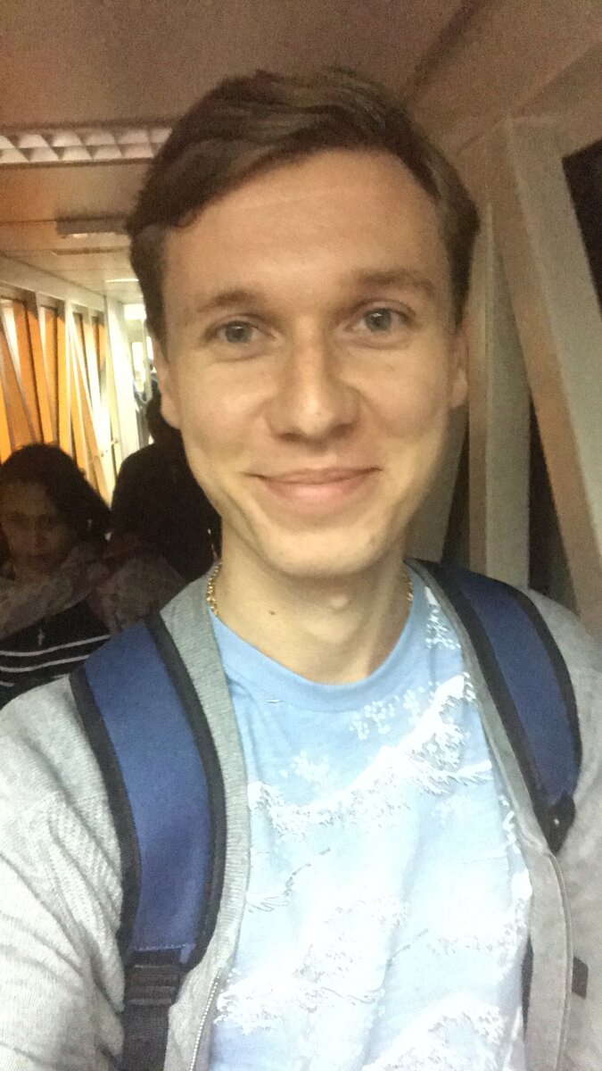 Прибываю в аэропорт Паттимуры - назван в честь национального героя-христианина Молуккских островов, который отстаивал независимость против нидерландских колонизаторов. Фото автора.