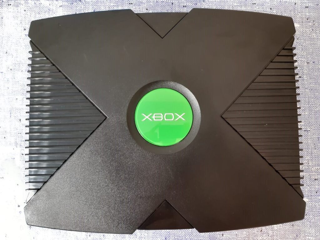 XBOX Original — творение организации, которая должна была выпускать программы, всякие там микропрограммы, но выпустила его)