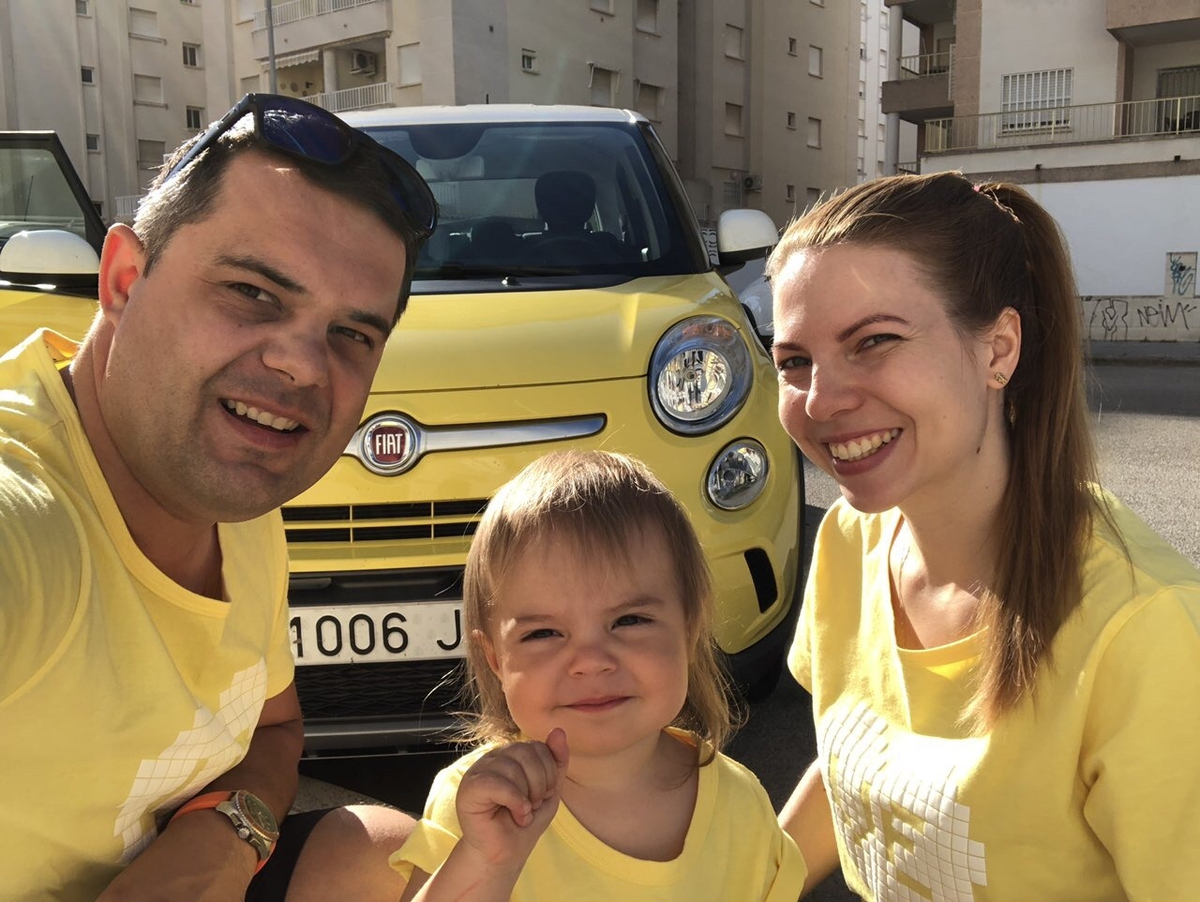 die Familie - family . Уже на первых уроках в 5 классе говорим о семье.