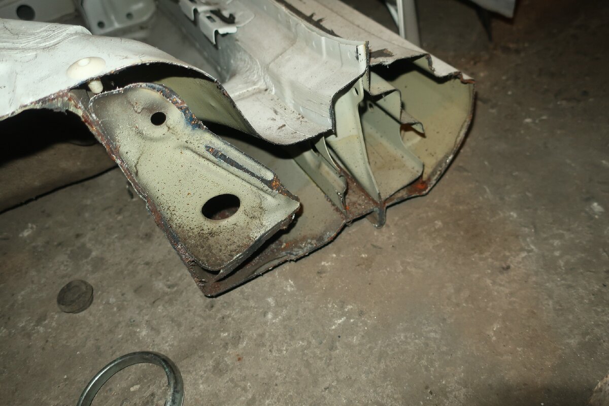 порог Шкоды Октавии - срез в задней части