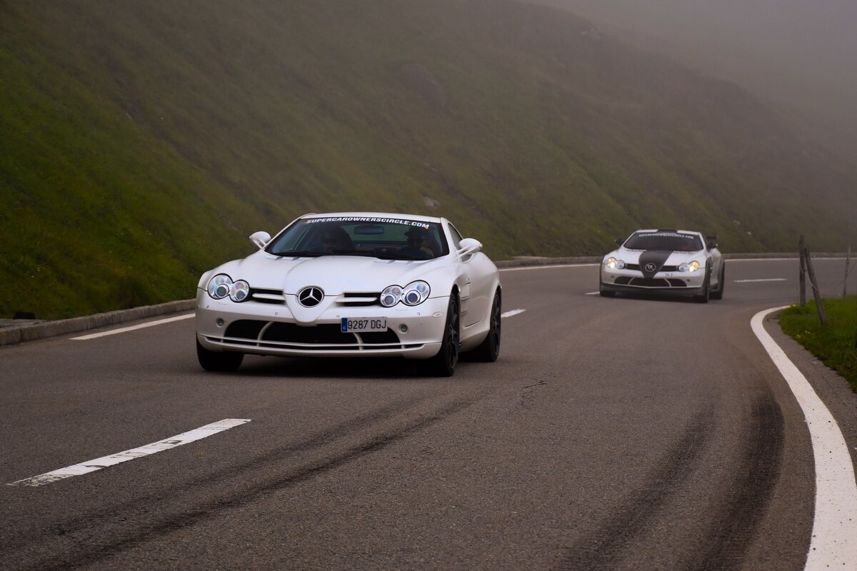 SLR McLaren 2008 года, фото сделал Yannis Zaugg с сайта Unsplash.com