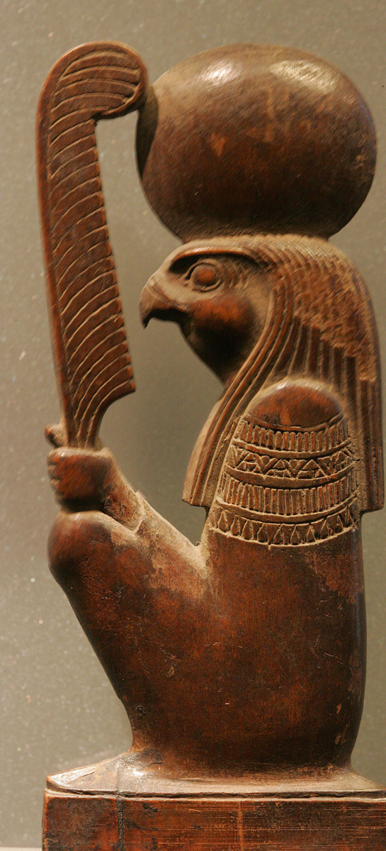 Статуя Ра в Лувре