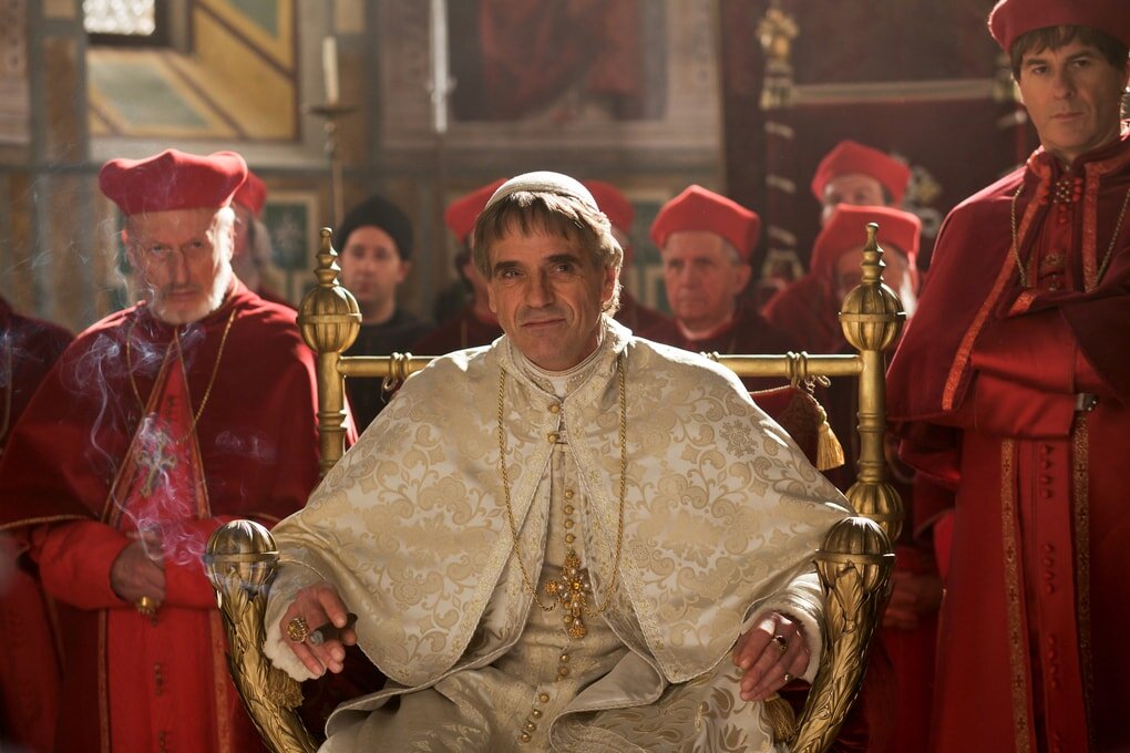 Джереми Айронс в роли Папы Александра VI в сериале "Борджиа". (2011 год). Сериал полностью раскрывает дьявольскую сущность католического главы. Фото взято из открытых источников.