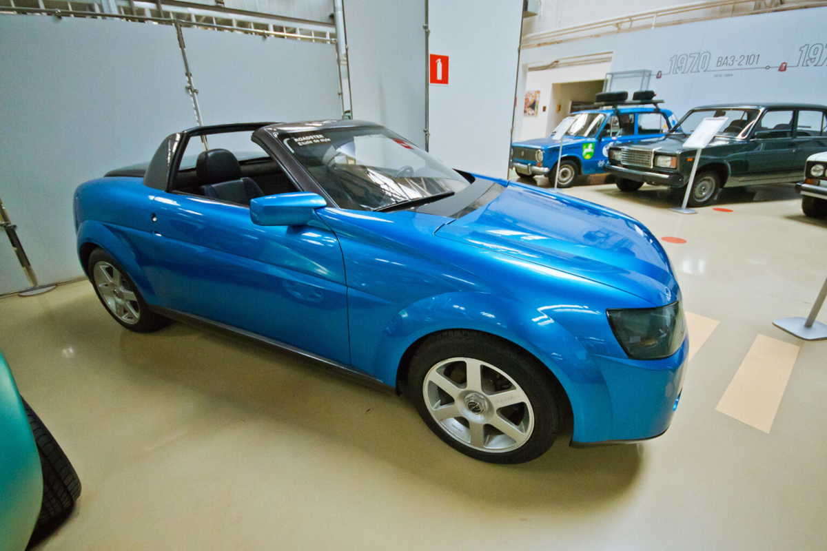 Автоваз киров. Lada Roadster. Lada Roadster 2000. Лада родстер концепт. ВАЗ 2110 родстер.