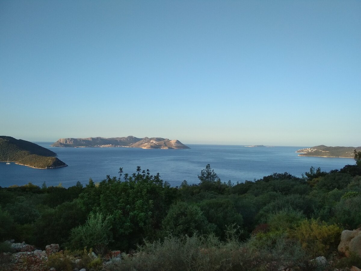 Зачем куда-то ехать, когда такая красота под окном? Турция. Фото автора