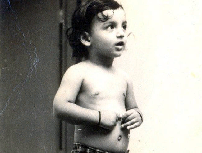 Джон Абрахам в детстве.