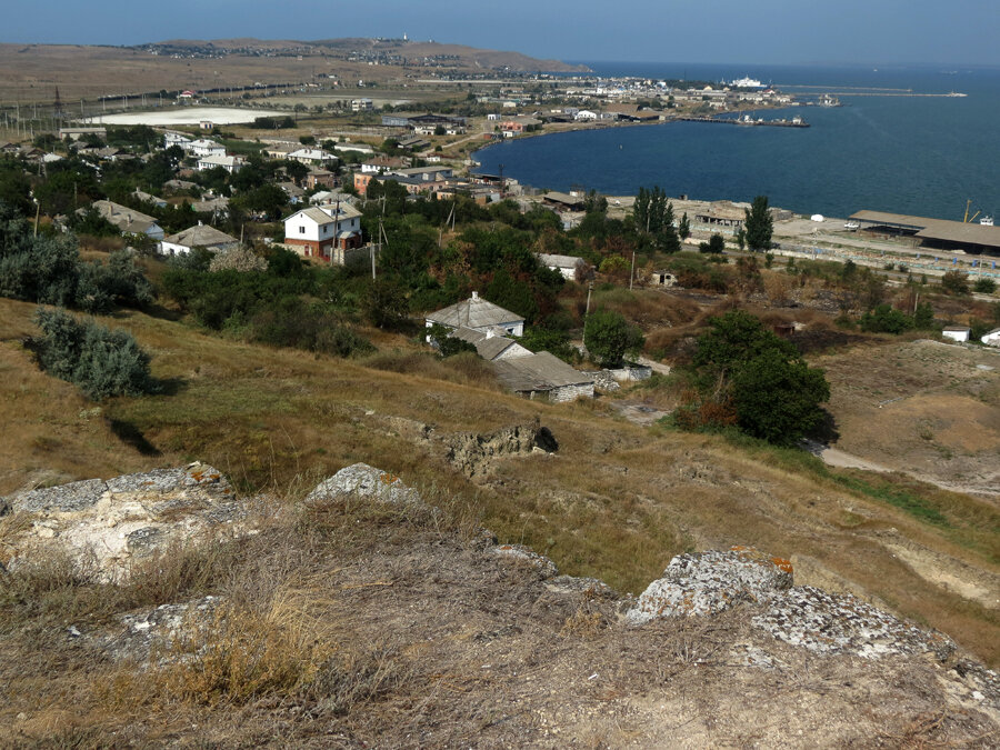 Где золото крыма. Поселок Еникале Керчь. Керчь деревня. Еникале фото. Еникале Керчь фото.