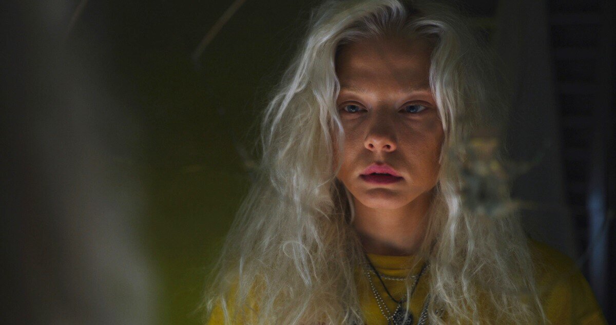 кадр из сериала "Водоворот"