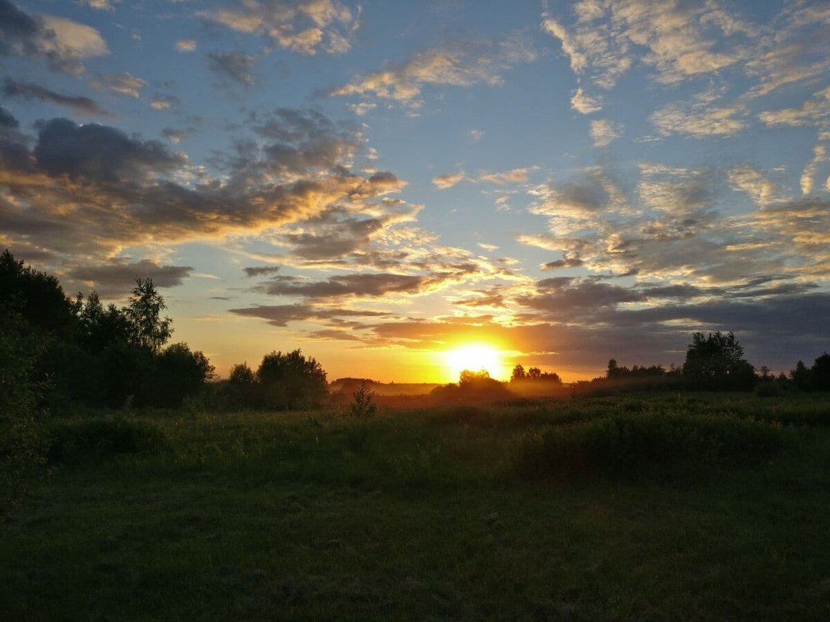 Это галерея - заката. ее можно листать!))