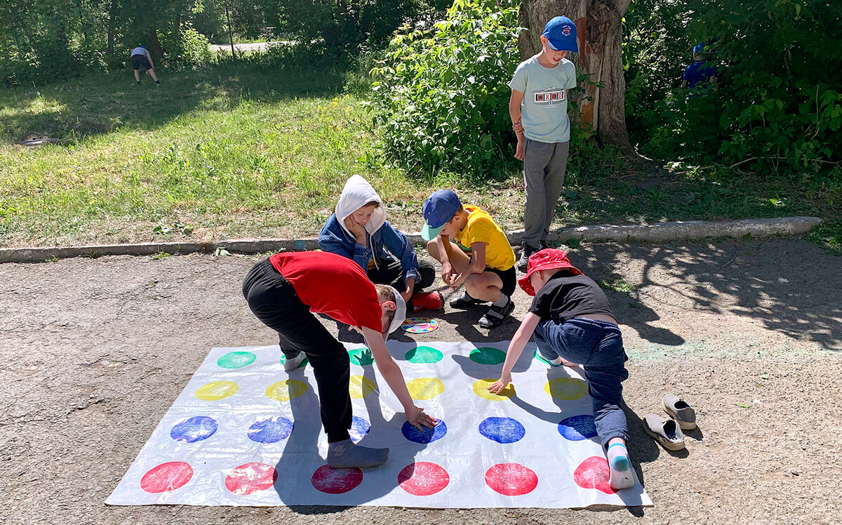 Игры в детском лагере