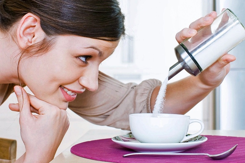 Сахар в кружку