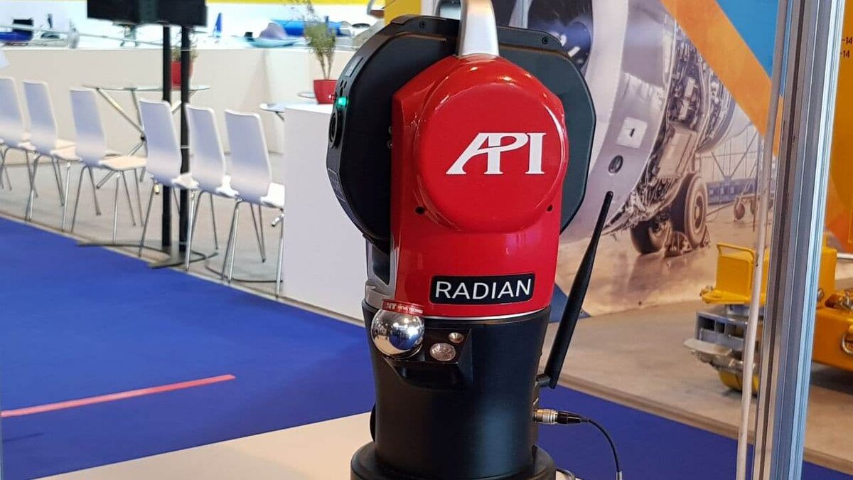 Лазерный трекер API Radian. Фото — Игорь Семиков, "Технология машиностроения"