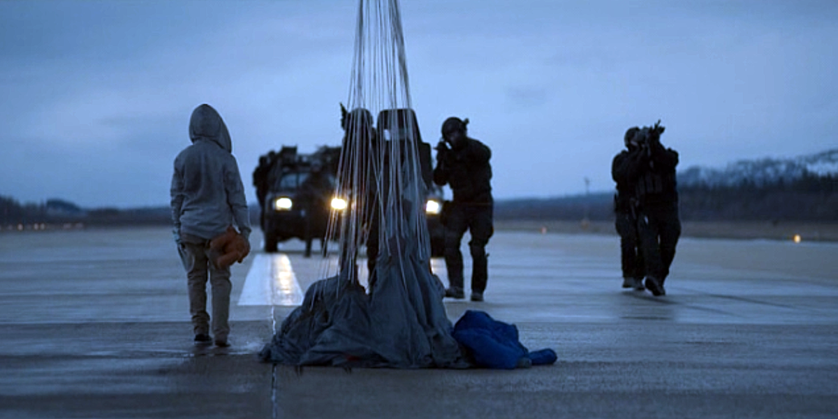 Кадр из фильма "Кроваво-красное небо" (Германия)