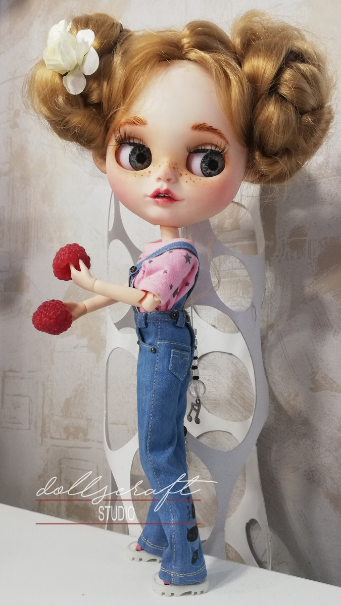 Маша, а ты делиться не будешь ни с кем?