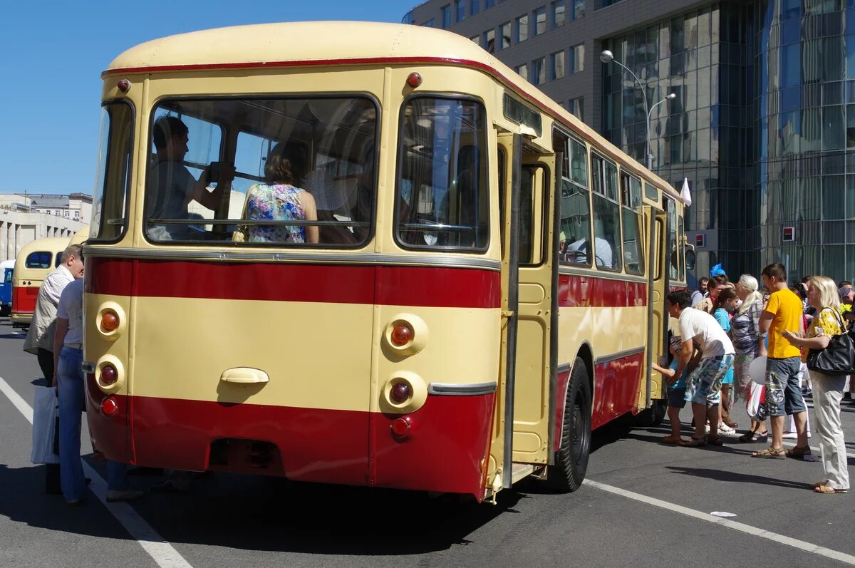 Лиаз старого образца автобус