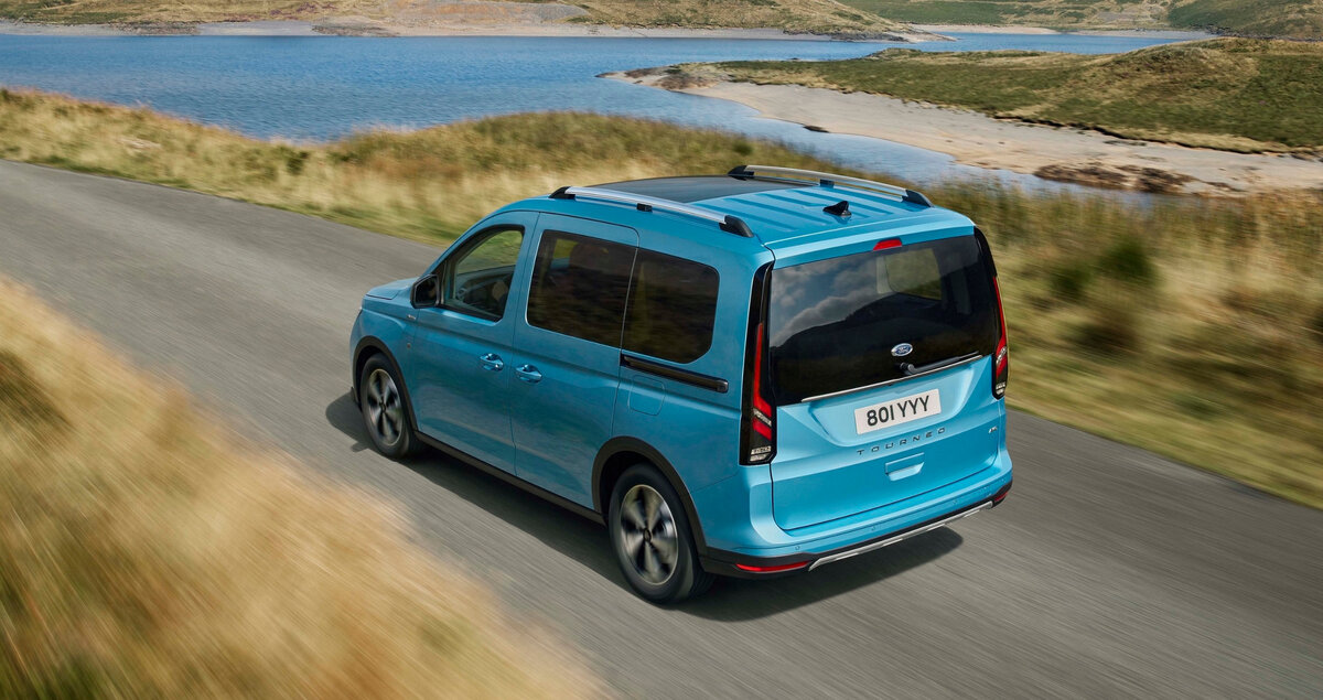 Новый Ford Tourneo Connect появится в коротко- и длиннобазной версиях, причем будет и полноприводная версия