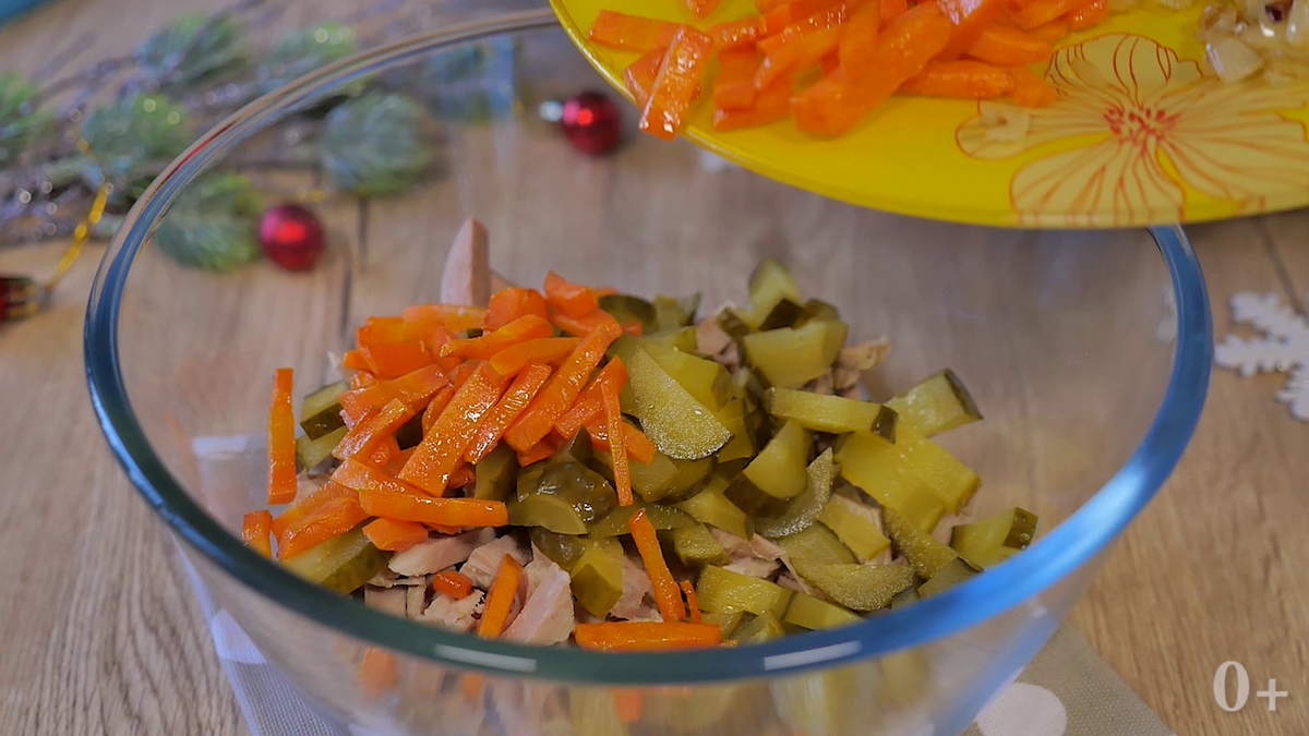 Знаменитый салат на Новый год «Обжорка». Салат вкуснее, чем Оливье. |  Вкусный рецепт от Людмилы Борщ | Дзен