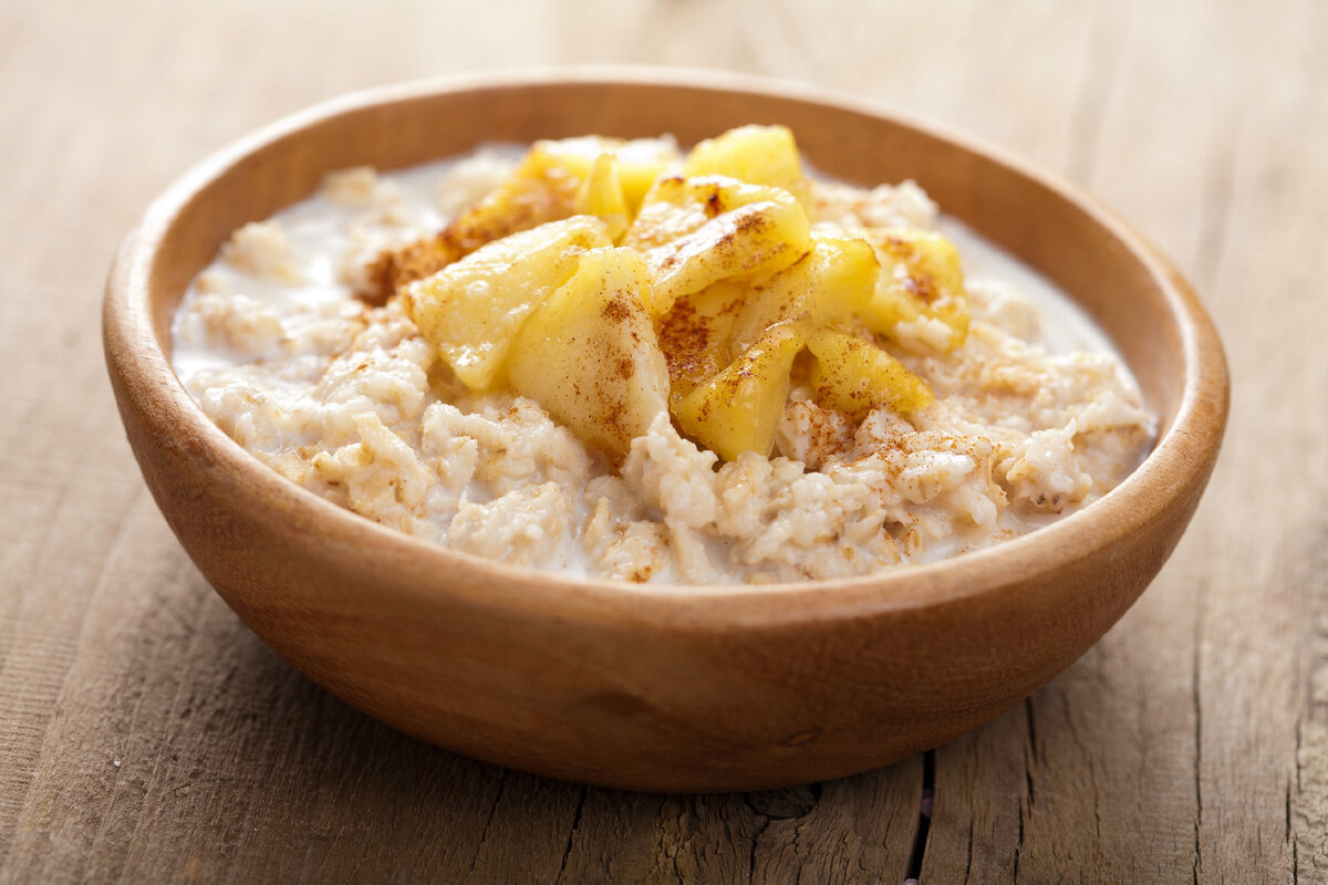 Пшенная каша с яблоком и корицей