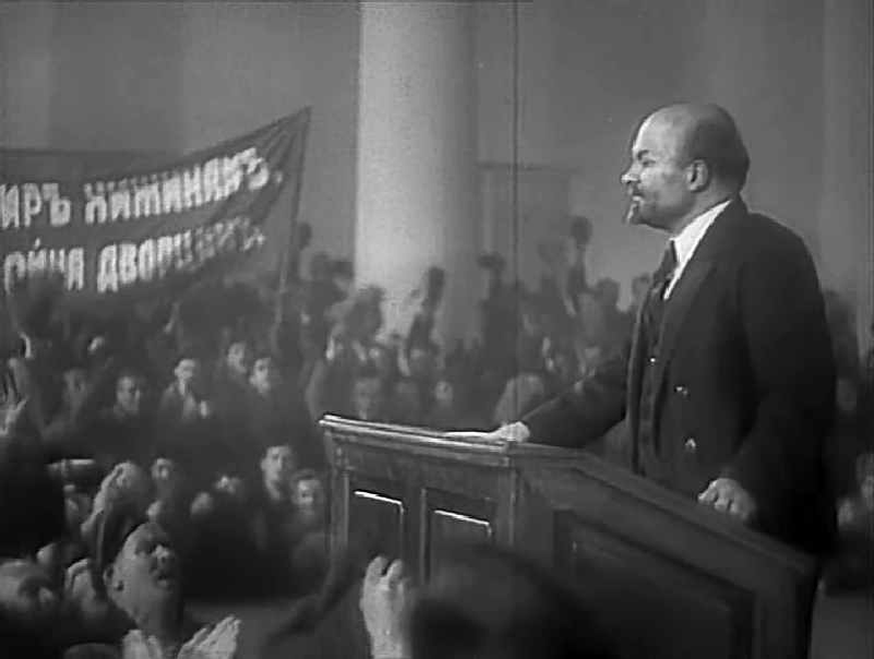 Кадр из фильма «Выборгская сторона» (1938). Режиссёры Григорий Козинцев и Леонид Трауберг