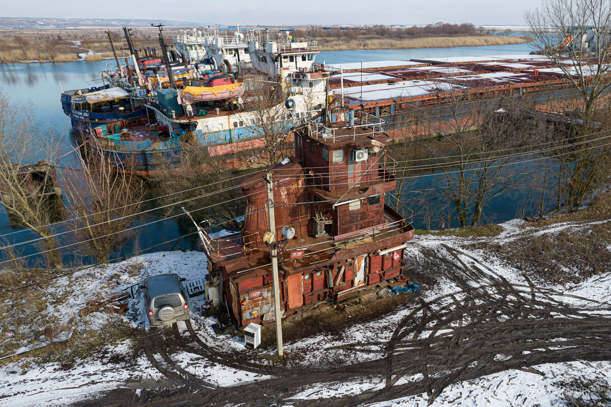 Мужик построил дом из куска корабля и там живёт ⛴🏡😵 | Промышленный турист  | Дзен