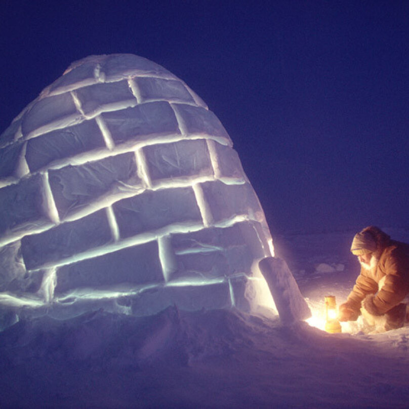 Как эскимосы строят иглу и почему они не тают, хотя внутри тепло? | Мир .