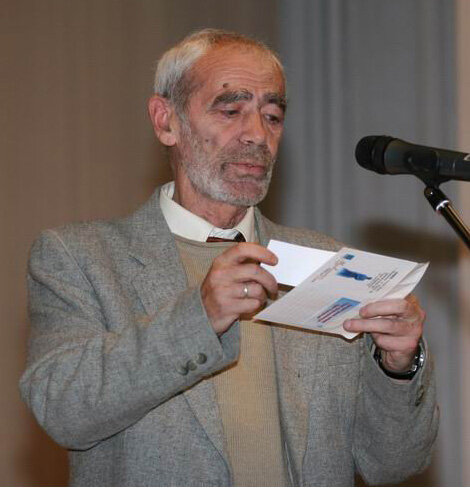 Гарри Гордон.