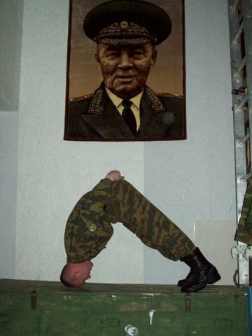 На бошку воткнулся. Фото постановочное