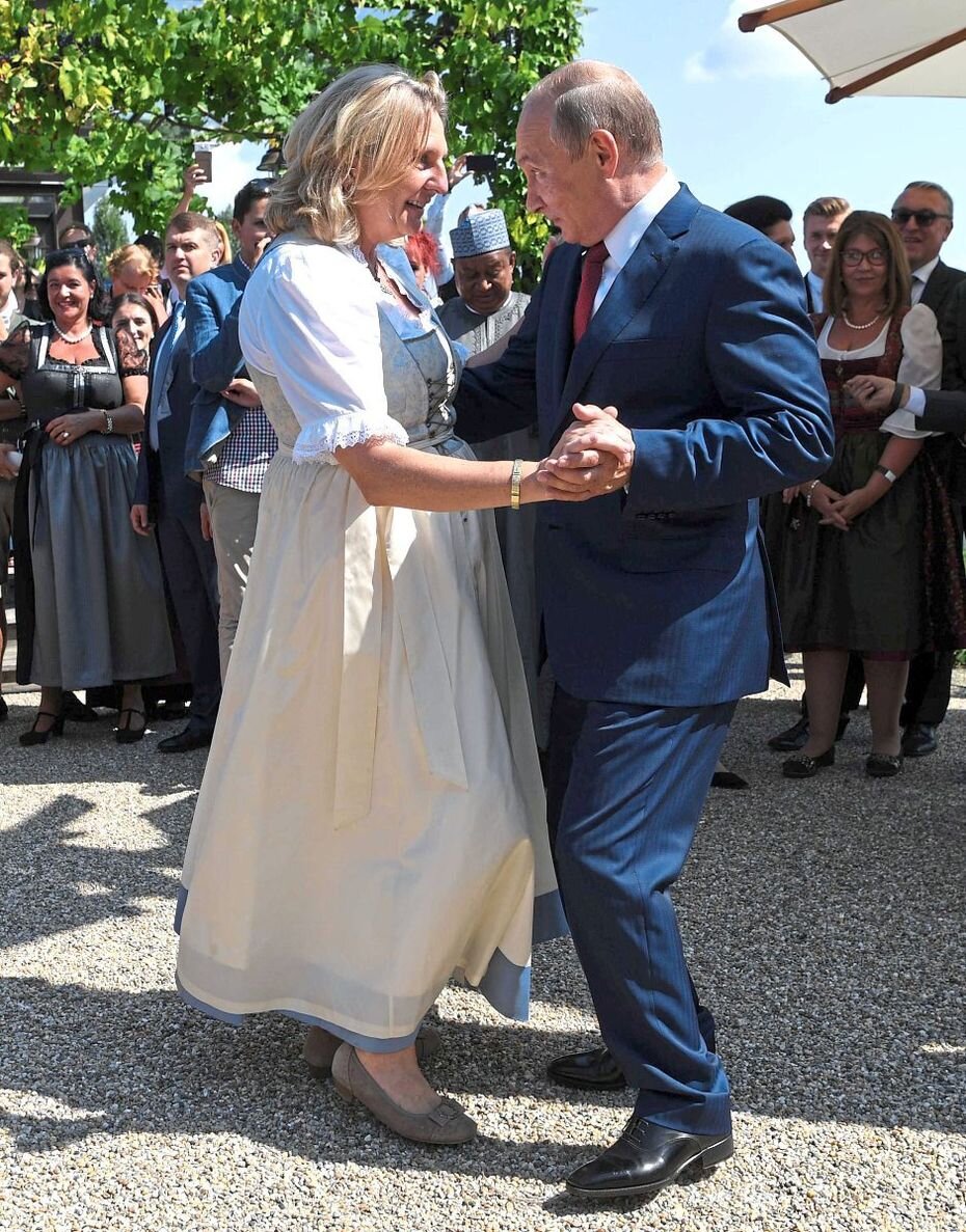 Министр иностранных дел Австрии Карин Кнайсль свадьба