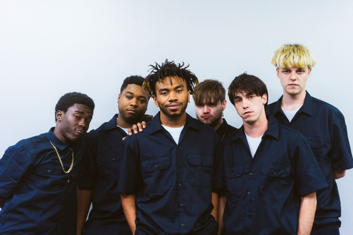 Группа BROCKHAMPTON. Kevin Abstract в центре на первом плане.