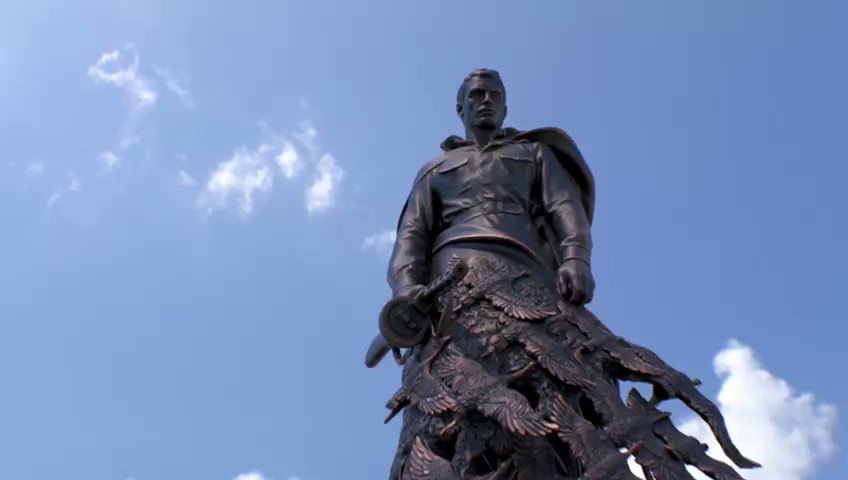 Памятник советскому солдату во Ржеве