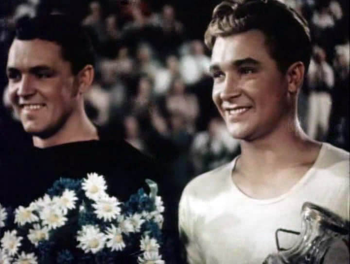 Спортивная честь. Спортивная честь фильм 1951. Фильм спортивная честь 1951 год. Фильм спортивная честь 1951 актеры и роли. Спортивная честь фильм 1951 кадры из фильма.