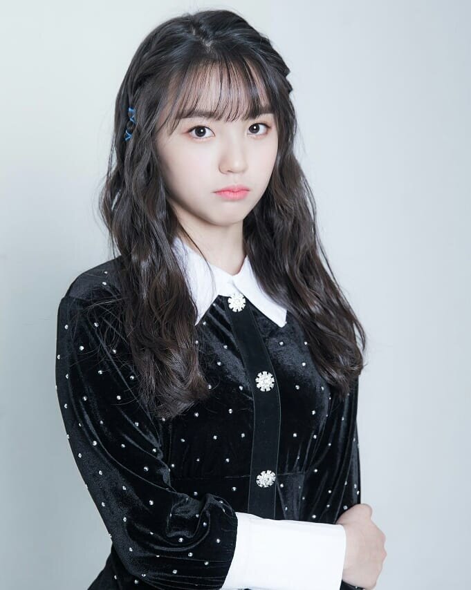 Звезда этих постов —  участница женской группы Busters по имени Есо.