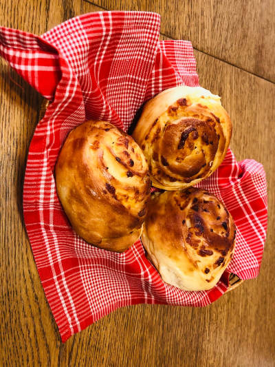 Мои сырные булочки и моё фото