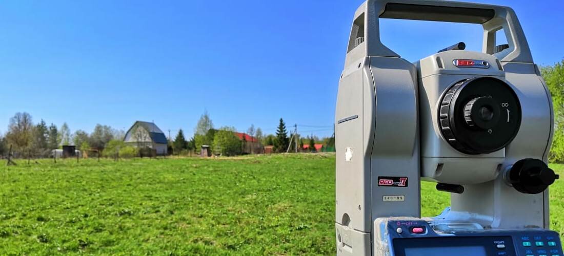 Выдается кадастровый паспорт с гос. отметками о координатах земельного участка.