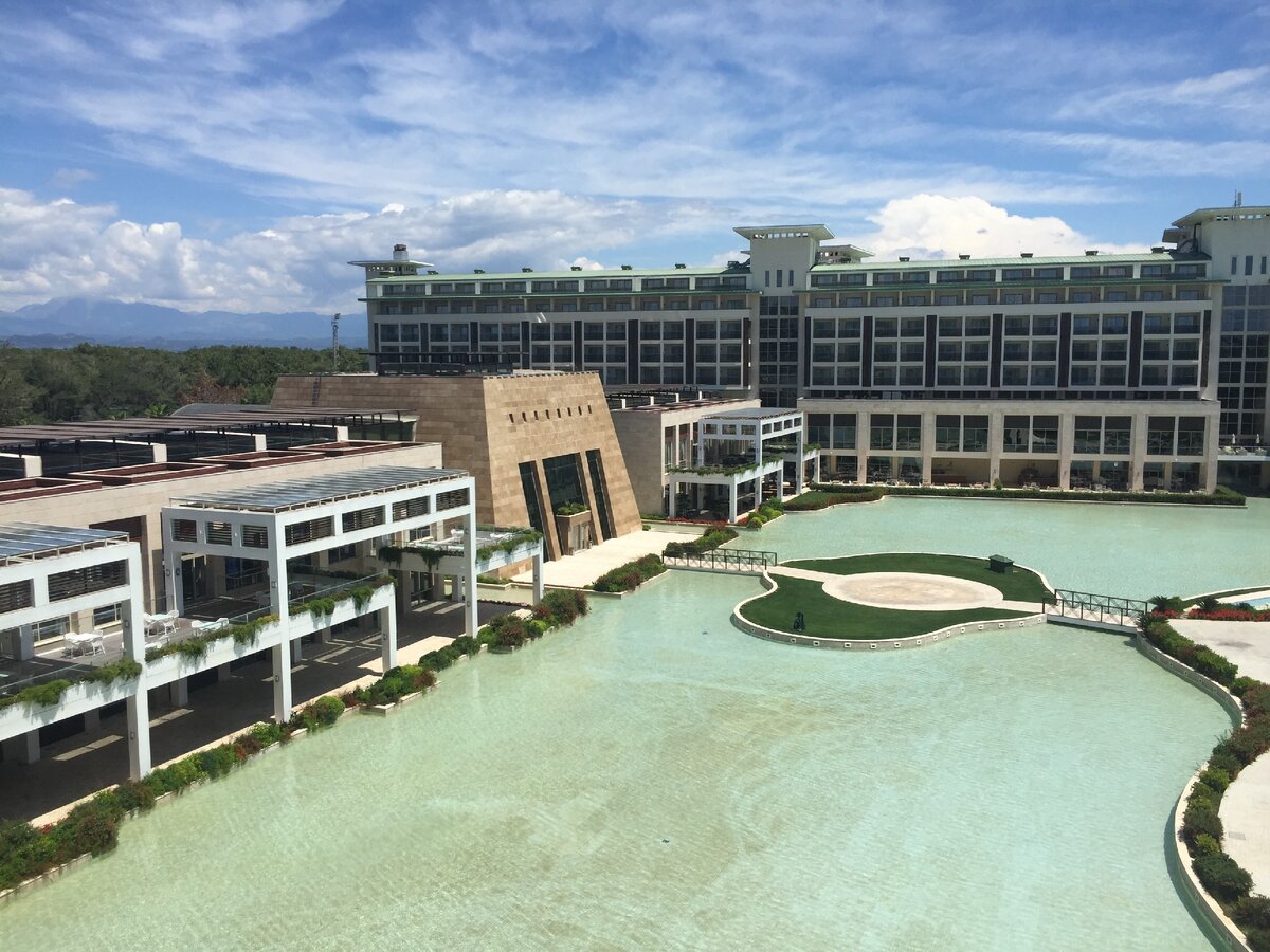Вид из моего номера на главный выход Rixos Premium Belek