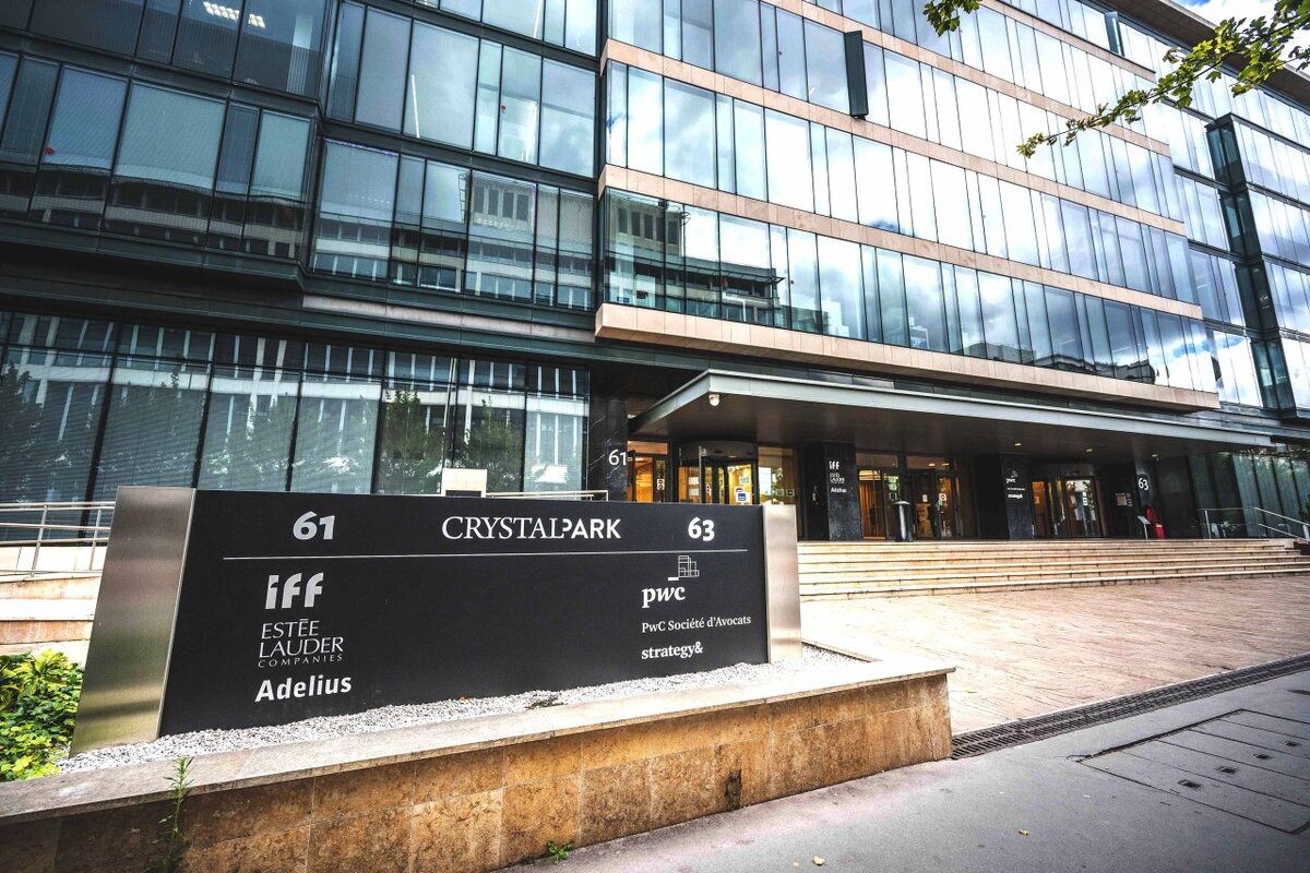 Внешний вид офисного здания Crystal Park (Mastern Investment Management)
