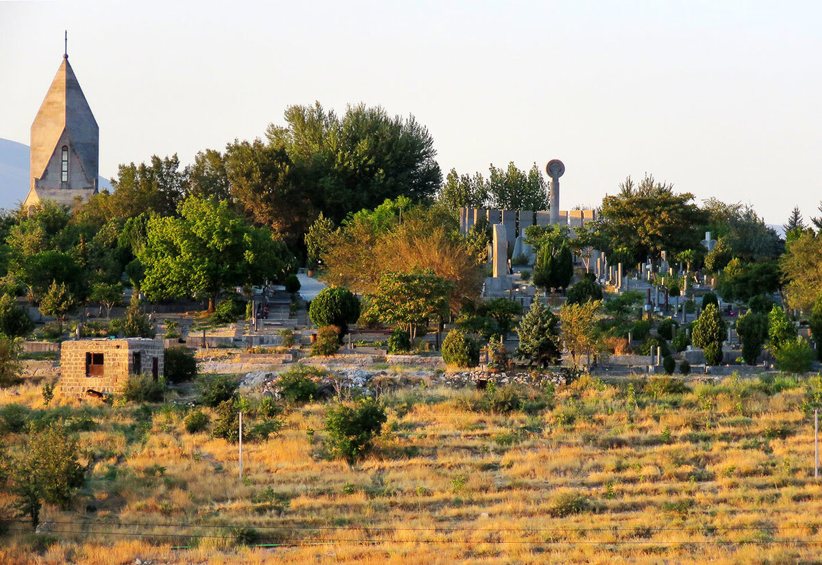 Ераблур армения кладбище фото