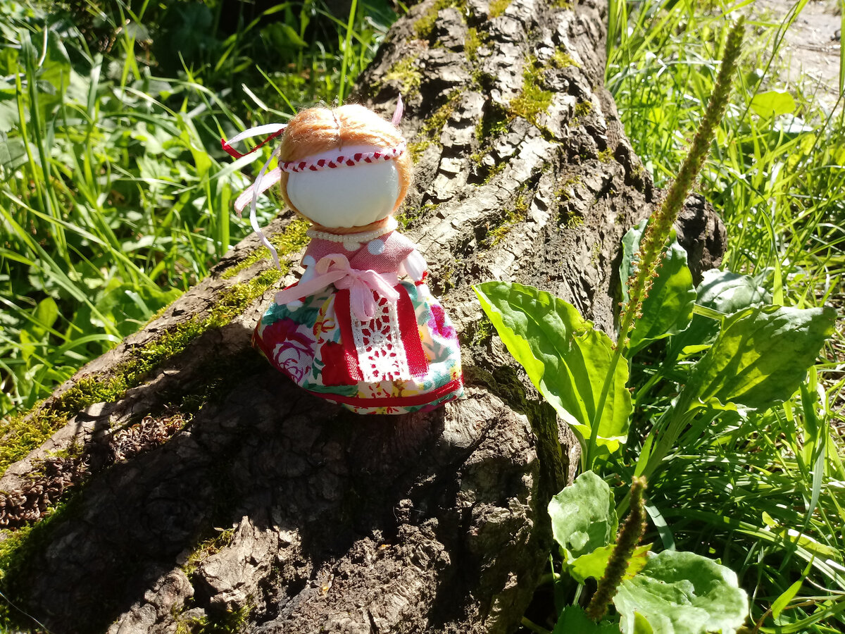 Кукла Счастливица. Высота куколки – 7 см.