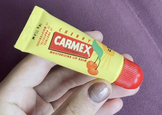 Бальзам для губ Carmex Cherry Flavoured Lip Balm Tube