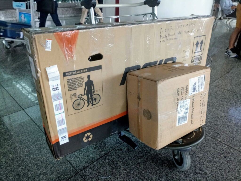 Картонные коробки для перевозки велосипеда. Источник: exploringwild.com