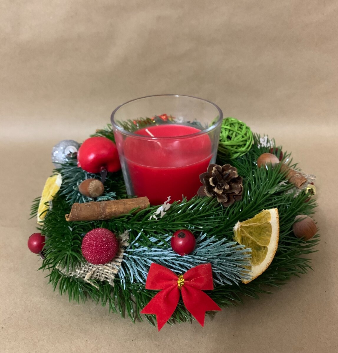 мастер класс новогодний подсвечник. новогодний подсвечник своими руками мастер. необычные подсвечники своими руками. подсвечник из шишек. подсвечник из шишек.