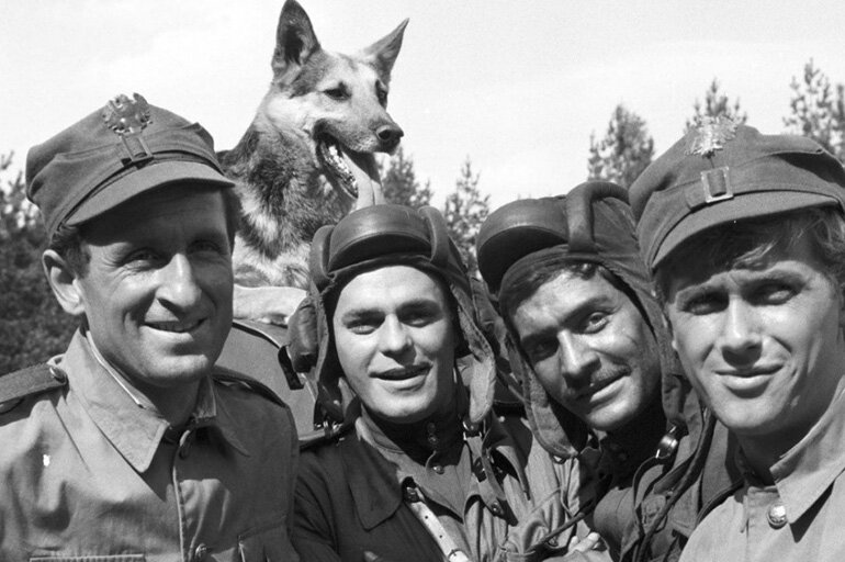 «Четыре танкиста и собака» — польский чёрно-белый телевизионный сериал. yaplakal.com