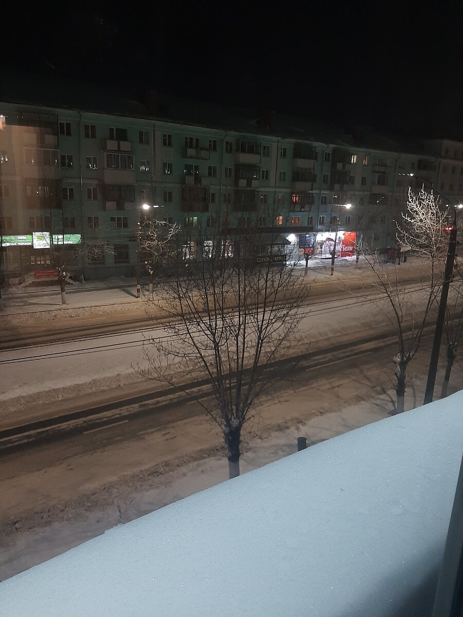 Красное и белое всё в огнях