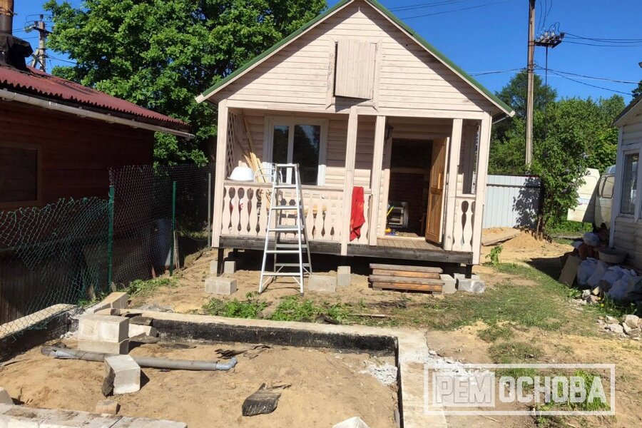 Перенос бани на 9м на сваи